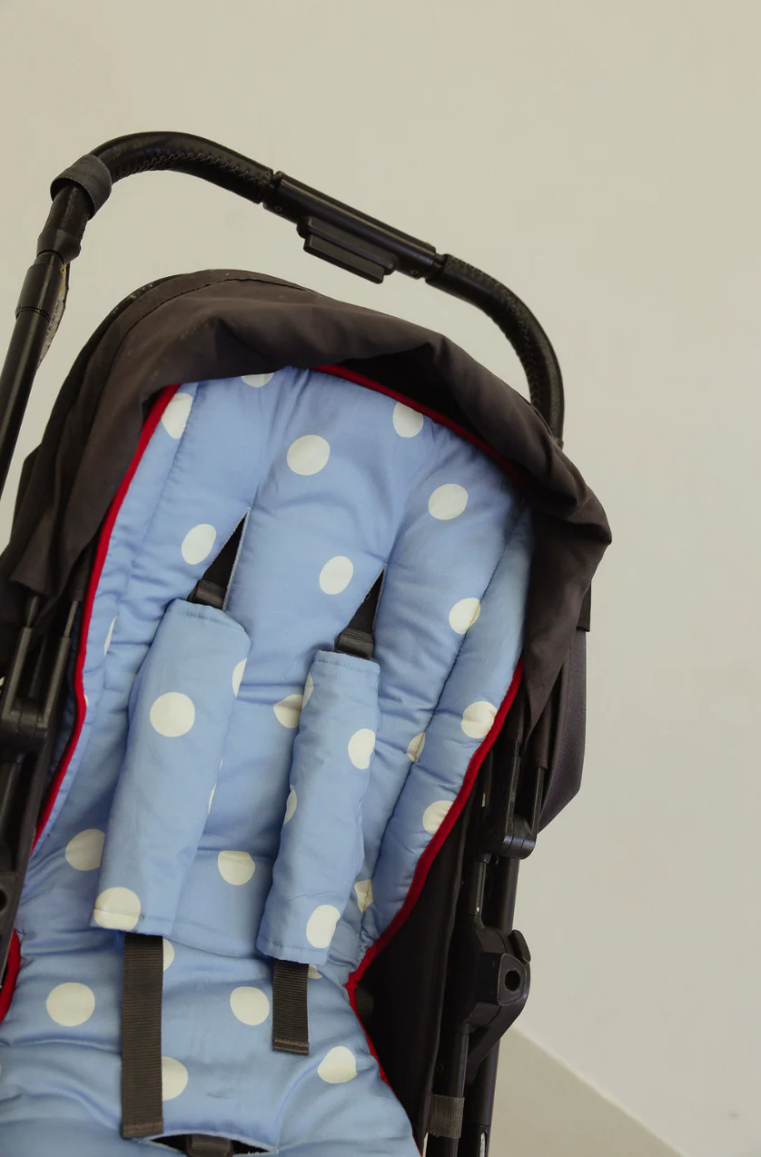 Pram liner - blue polka dot - Image 3